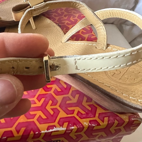 Tory Burch Kailey 50MM Wedge Thong/Vegan Leather Size 7.5 - Picture 4 of 5